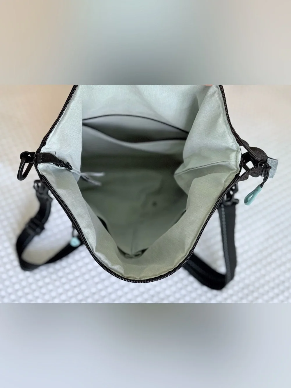 Sherpani Viso fold-over bag